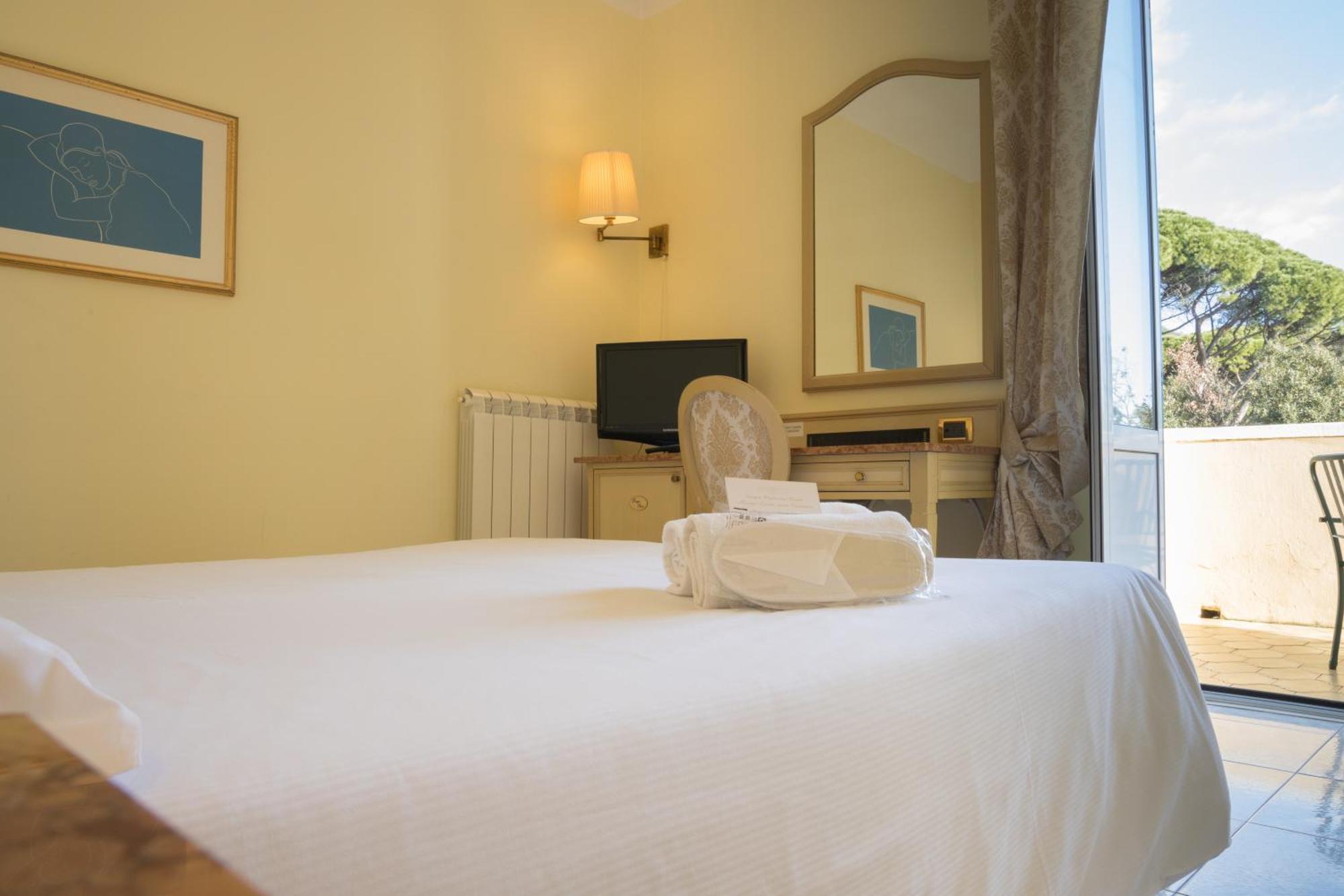 Ena Hotel 아렌자노 외부 사진