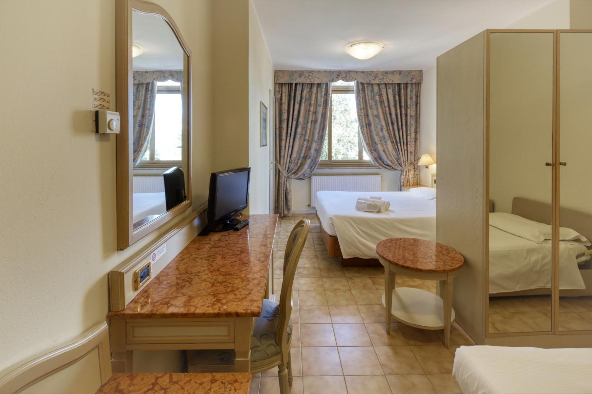Ena Hotel 아렌자노 외부 사진