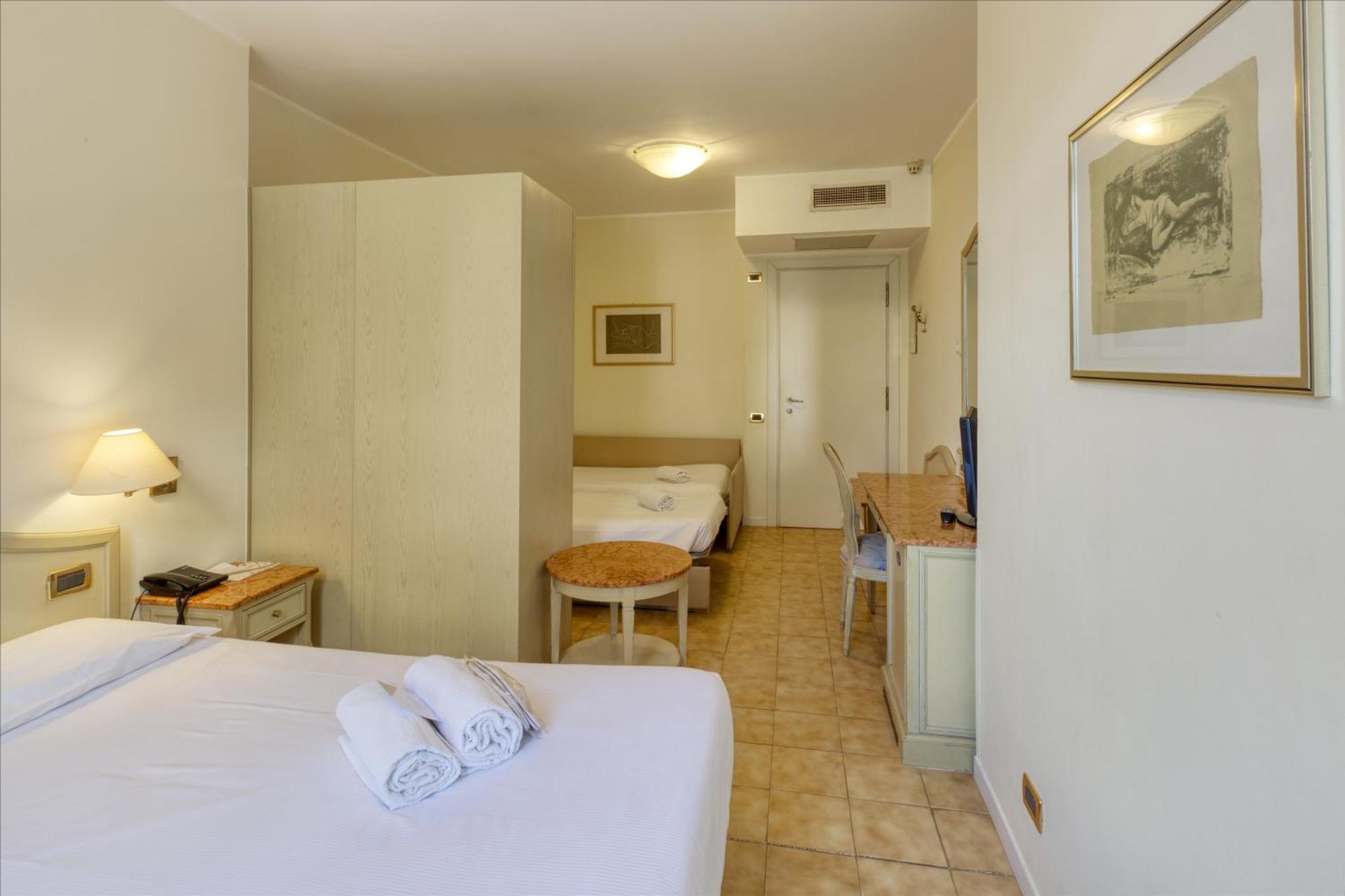 Ena Hotel 아렌자노 외부 사진