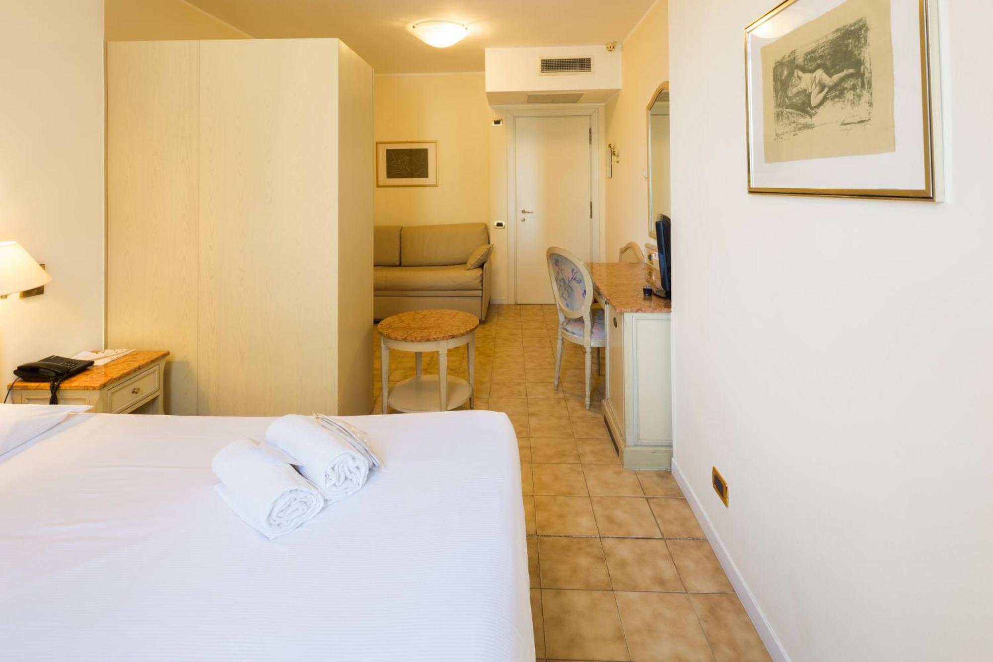 Ena Hotel 아렌자노 외부 사진